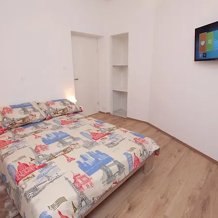 Lulu Apartment Split